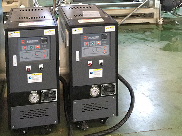 擠塑板生產(chǎn)線油溫機(jī)